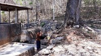 Keberadaan sumber air itu sangat membantu warga saat musim kemarau seperti saat ini.