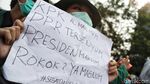 Massa BEM SI Menyemut di Patung Kuda