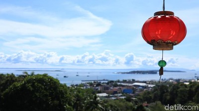 Foto: Vihara Sorong Sekaligus Spot Sunset Cantik
