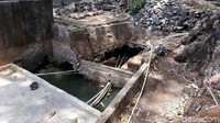 Sendang Beji berada di pinggir jalan Dusun Pengkol, Kecamatan Nglipar, Kabupaten Gunungkidul.