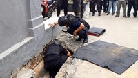 Kapolsek Ngampilan, AKP Hendro Wahyono, mengatakan peluru yang ditemukan di dalam selokan diperkirakan masih baru. Saat ditemukan, lanjut Hendro, juga terdapat kotak putih.