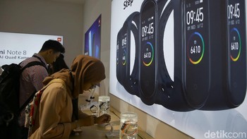 Xiaomi pun meluncurkan Mi Band 4 pada acara yang sama. Foto: Grandyos Zafna/detikcom