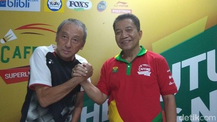 Sekjen PBSI Achmad Budiharto (kaus merah) bersama Director General Kumamoto Badminton Association Osami Mizuno. (Foto: Eko Susanto/detikSport) Sekjen PBSI Achmad Budiharto (kaus merah) bersama Director General Kumamoto Badminton Association Osami Mizuno. (Foto: Eko Susanto/detikSport)