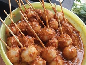 Cilok Pedas Mantap yang Kenyal Gurih untuk Teman Ngemil Sore