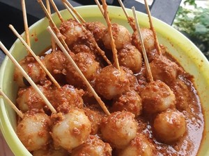 Cilok Pedas Mantap yang Kenyal Gurih untuk Teman Ngemil Sore