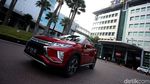 Mobil yang Meluncur saat Gerhana