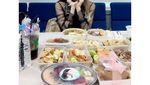 Duet Bareng Rich Brian, Chungha Tampil Kece Saat Masak!