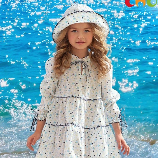 Alina saat ini tergabung di agensi model President Kids Management. Sang manajer Roman Khukar memujinya sebagai seorang pekerja keras di usia yang masih sangat muda. Foto: Instagram/@alina_yakupova_official