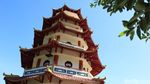 Foto: Vihara Sorong Sekaligus Spot Sunset Cantik