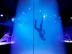 Penampakan Baju Luar Angkasa Under Armour