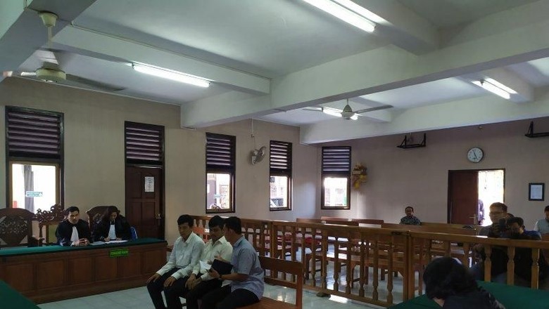 Bertelur Narkoba di Denpasar, 2 WN Thailand Dihukum 16 Tahun Penjara Bertelur Narkoba di Denpasar, 2 WN Thailand Dihukum 16 Tahun Penjara