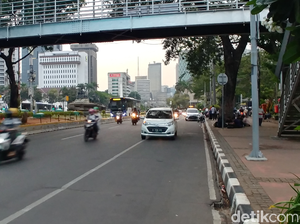 Massa BEM SI Bubar, Jalan Medan Merdeka Barat Kembali Dibuka