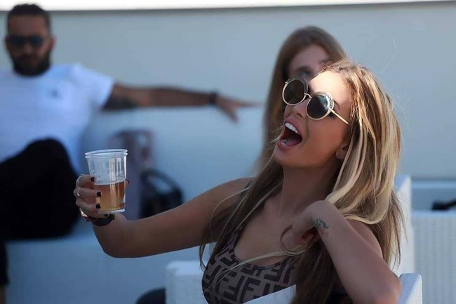 Bintang reality TV dan artis ini membuat pengumuman tersebut melalui akun Instagram dan blog pribadinya. Foto: Instagram