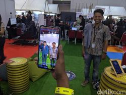 Serunya Jajal Pesawat R80 dan Selfie Bareng BJ Habibie