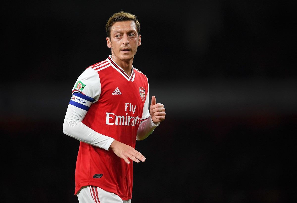 Mesut Ozil: Sepakbola Tidak Penting (Laurence Griffiths/Getty Images)