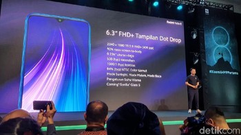 Redmi Note 8 hadir dengan layar jenis IPS dengan ukuran 6,3 inch Full resolusi HD+. Xiaomi melindunginya dengan kaca Gorilla Glass 5 agar tahan terhadap goresan ringan. Foto: Adi Fida Rahman/detikinet