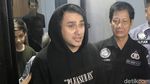 Penampakan Perdana Vicky Nitinegoro saat Tinggalkan Polda
