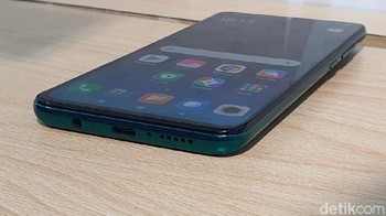 Redmi Note 8 Pro mulai dijual pada 29 Oktober 2019 pukul 12.00 WIB. Bisa dipesan di Shopee, Mi.com dan toko resmi Xiaomi. Harganya untk versi RAM 6 GB/ROM 64 GB: Rp 2,999 juta dan RAM 6 GB/ROM 128 GB: Rp 3,499 juta. Foto: Adi Fida Rahman/detikinet