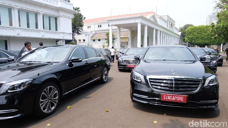 Istana Sewa Gratis 18 Mercy Tamu Negara di Pelantikan Jokowi Istana Sewa Gratis 18 Mercy Tamu Negara di Pelantikan Jokowi