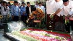 Ziarah Makam Pendiri NU Jelang Hari Santri