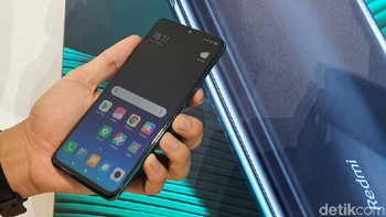 4. Redmi Note 8 Pro menjadi ponsel Xiaomi lainnya yang muncul di daftar ini. Ponsel ini terjual 10,2 juta unit pada paruh pertama tahun 2020. Foto: Adi Fida Rahman/detikinet