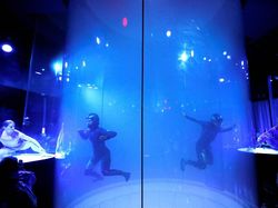 Penampakan Baju Luar Angkasa Under Armour