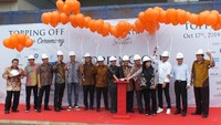 Acara ini dihadiri oleh jajaran direksi dan manajemen PT SAP, para supplier, Para Bank pendukung, Penghuni Saumata, Rekanan Agent Property dan juga calon pembeli. Topping off ini semakin mengukuhkan komitmen PT SAP sebagai salah satu developer yang terpercaya. Foto: dok. Saumata