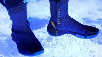 Selain Virgin Galactic, setidaknya ada dua perusahaan lain yang berlomba membawa turis ke antariksa. Yaitu Blue Origin milik Jeff Bezos serta SpaceX kepunyaan Elon Musk. Foto: Reuters