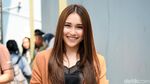 Terpesona Senyum Ayu Ting Ting