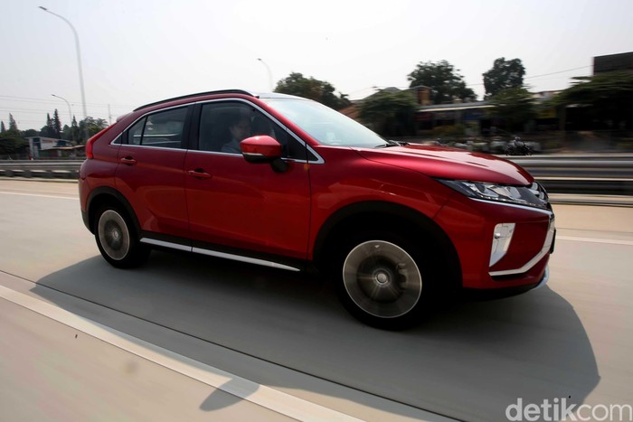Test drive Mitsubishi Eclipse Cross