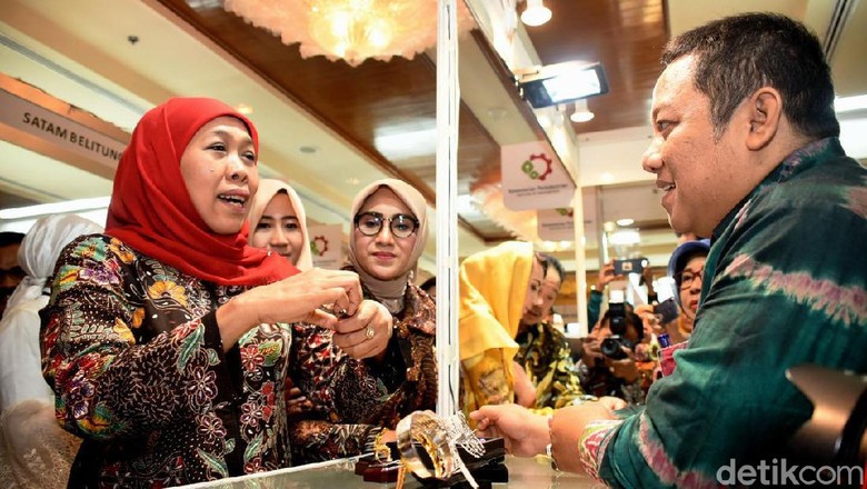 Gubernur Khofifah Ingin Industri Perhiasan Jatim jadi Destinasi Wisata Baru Gubernur Khofifah Ingin Industri Perhiasan Jatim jadi Destinasi Wisata Baru