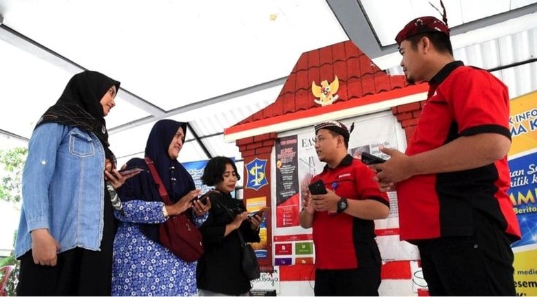 Surabaya Libatkan Warga Jadi Agen Informasi Program Pemkot Surabaya Libatkan Warga Jadi Agen Informasi Program Pemkot