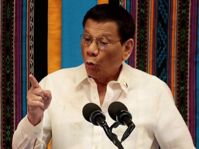 Jatuh Dari Motor Di Istana Duterte Luka Ringan