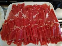 Little Sheep Hot Pot Mongolian : Mencicip Shabu-shabu ala China Kuno