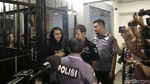 Penampakan Perdana Vicky Nitinegoro saat Tinggalkan Polda