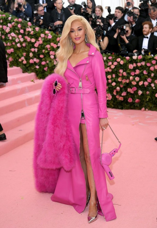 Hadir di Met Gala 2019, Kacey tampil ala film Legally Blonde dengan busana serba pink.  Foto: Neilson Barnard/Getty Images