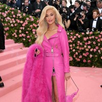 Hadir di Met Gala 2019, Kacey tampil ala film Legally Blonde dengan busana serba pink.  Foto: Neilson Barnard/Getty Images