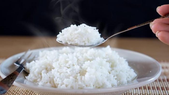 Berharap Diet Namun Konsisten Makan Nasi? Ini Tipsnya