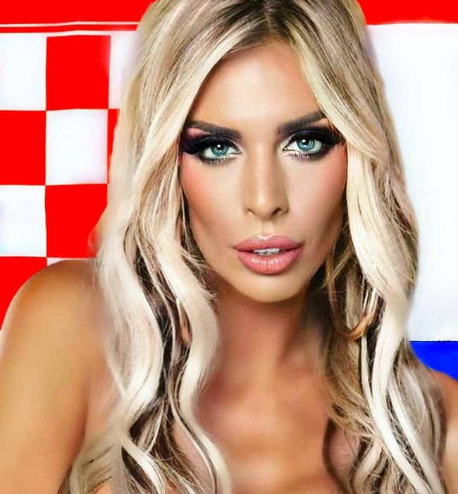Ava Karabatic dikenal sebagai mantan model Playboy yang kerap bergaya seksi di postingan Instagramnya. Ia mencuri atensi setelah memutuskan maju di pencalonan presiden Kroasia 2020. Foto: Instagram