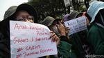 Massa BEM SI Menyemut di Patung Kuda
