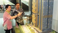 Hadir Jajaran Direksi PT Sutera Agung Properti, PT PP Properti, PT Aboday, BEFA, Samsung, PT Meltech Consultindo Nusa, PT IJSM, REI, Premier dan Pakubumi saat seremoni Topping Off Apartemen SAUMATA SUITES di Alam Sutera, Tangerang, Banten, Kamis, (17/10/2019). Foto: dok. Saumata