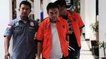 Sutradara Amir Mirza Gumay Berbaju Tahanan Gegara Sabu
