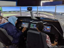 Serunya Jajal Pesawat R80 dan Selfie Bareng BJ Habibie