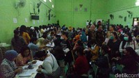 Usai acara seremonial penutupan, dilakukan pencairan dana tali asih sebesar Rp 5 juta per orang dari APBD Kota Semarang. WPS yang mendapatkan tali asih tersebut terdata ada 448 orang.