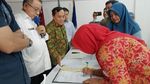 Potret Siti yang Sudah Dapat Toga-Ikut Gladi Resik Tapi Tak Boleh Ikut Wisuda
