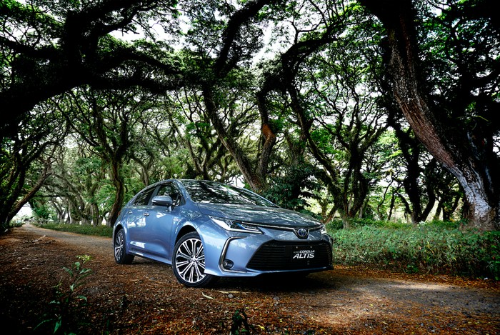 Toyota All New Corolla Altis Hybrid Toyota All New Corolla Altis Hybrid