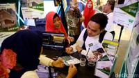 BSB menawarkan berbagai program menarik untuk nasabah yang membuka tabungan di stan BSB saat acara berlangsung. Seperti yang teranyar adalah kesempatan mendapat setoran awal pendaftaran porsi Haji melalui outlet BSB yang kini telah bekerjasama dengan Pegadaian Syariah.