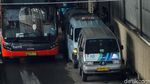 Asyik! Keliling Jakarta Naik Angkot AC