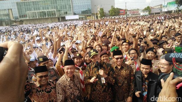 Gubernur Jateng, Ganjar Pranowo menghadiri Apel Kebangsaan pelajar se-Banyumas.