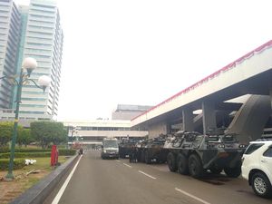 Panser Anoa Mulai Siaga di Kompleks MPR/DPR Jelang Pelantikan Jokowi